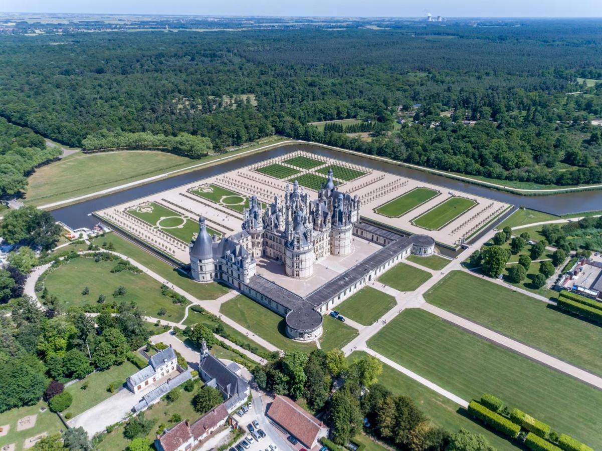 Logis Hotel Du Cygne Bracieux Eksteriør bilde