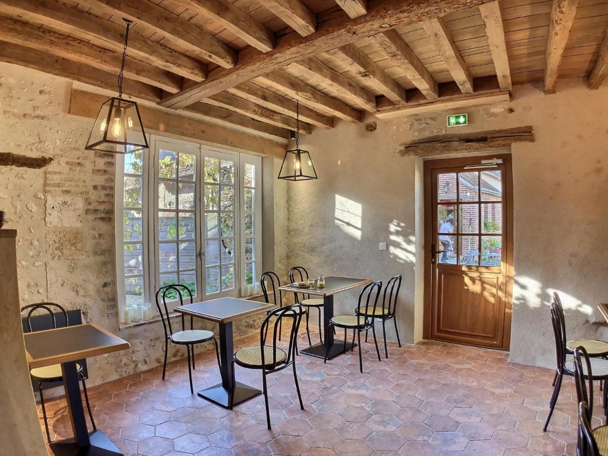 Logis Hotel Du Cygne Bracieux Eksteriør bilde