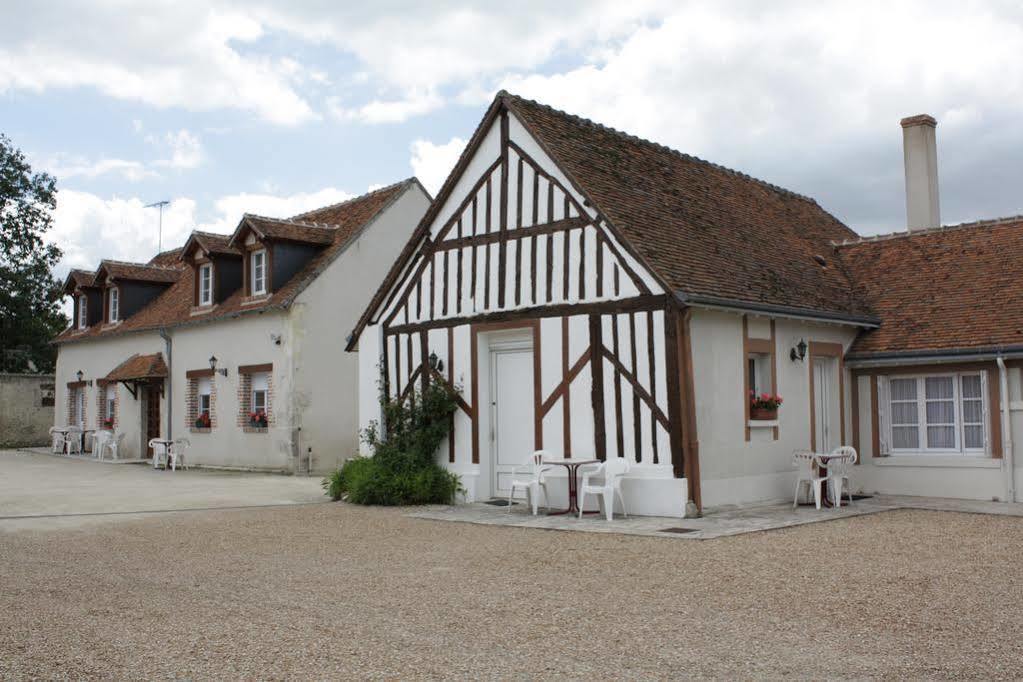 Logis Hotel Du Cygne Bracieux Eksteriør bilde